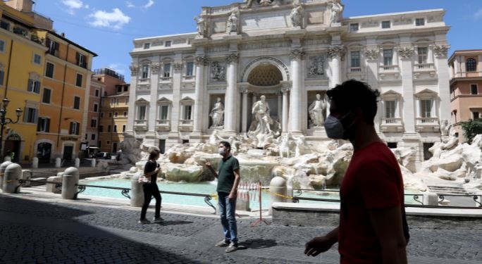 Италия удължава извънредното положение и въвежда т нар зелен пропуск за